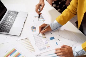 accountant meeting team in office room. concept finance and accounting